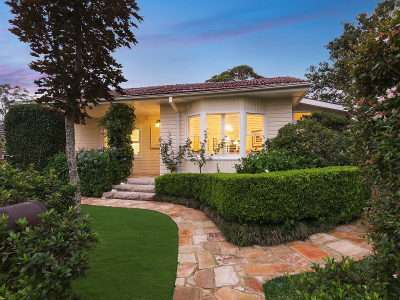 9 Raymond Avenue, Warrawee NSW 2074