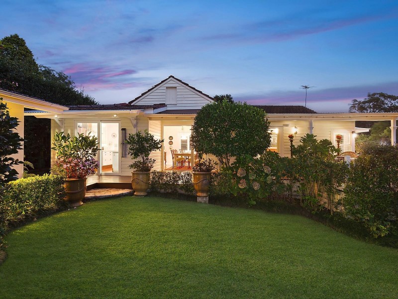 9 Raymond Avenue, Warrawee NSW 2074