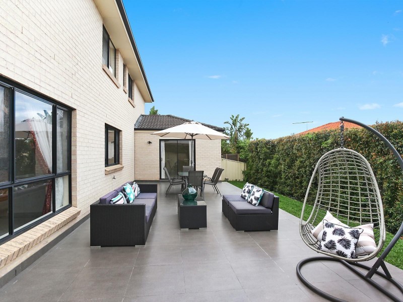 11 Northwood Place, Castle Hill NSW 2154