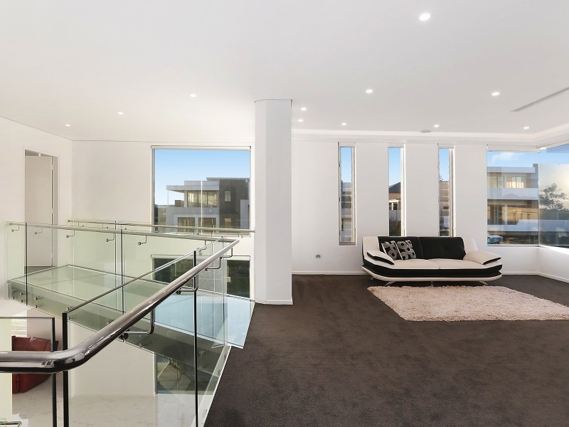 95 Edgewater Drive, Bella Vista NSW 2153