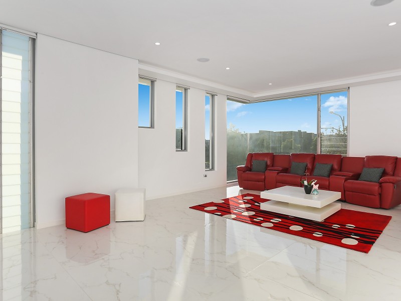 95 Edgewater Drive, Bella Vista NSW 2153