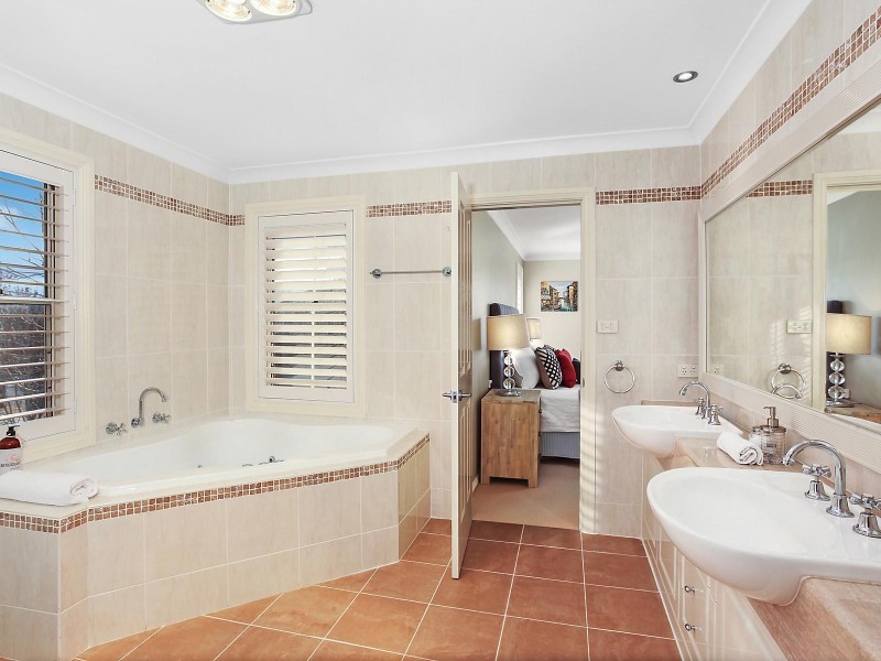 12 Chepstow Drive, Castle Hill NSW 2154