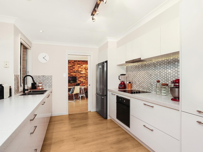 17 Bishopsgate Avenue, Castle Hill NSW 2154