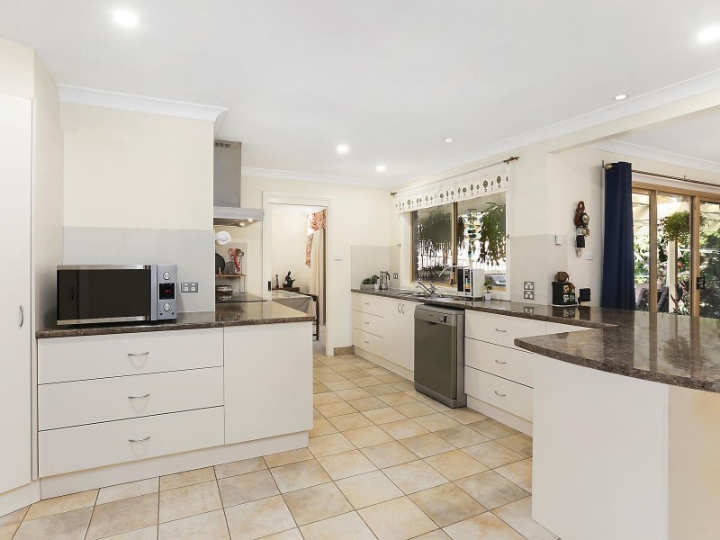 51 Crestwood Drive, Baulkham Hills NSW 2153