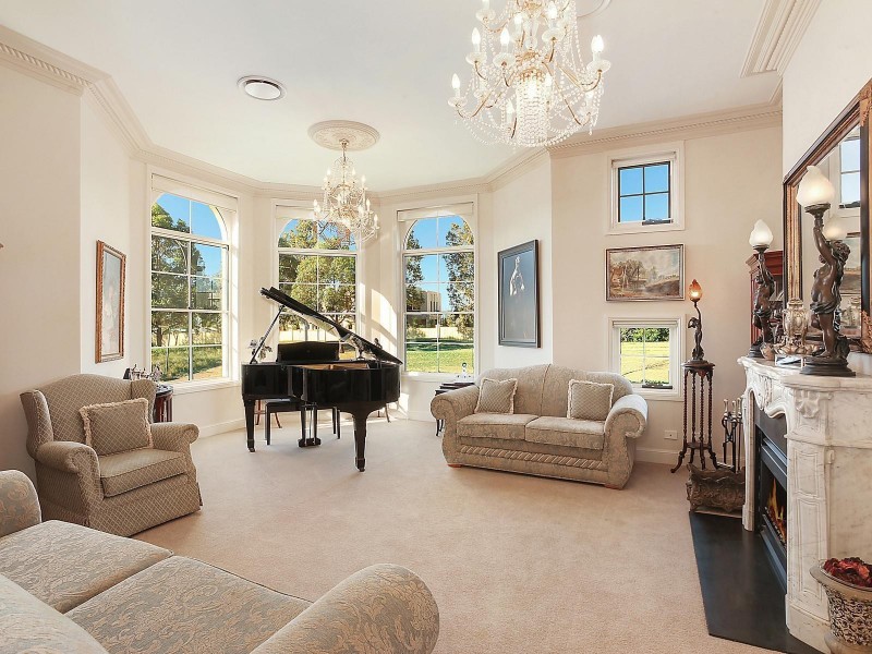 19 Ravenswood Rise, Bella Vista NSW 2153