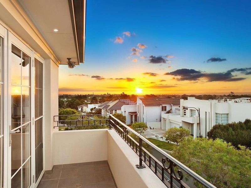 19 Ravenswood Rise, Bella Vista NSW 2153