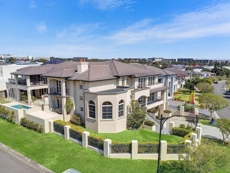 19 Ravenswood Rise, Bella Vista NSW 2153