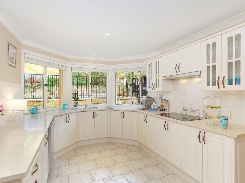 8 Foley Place, Castle Hill NSW 2154