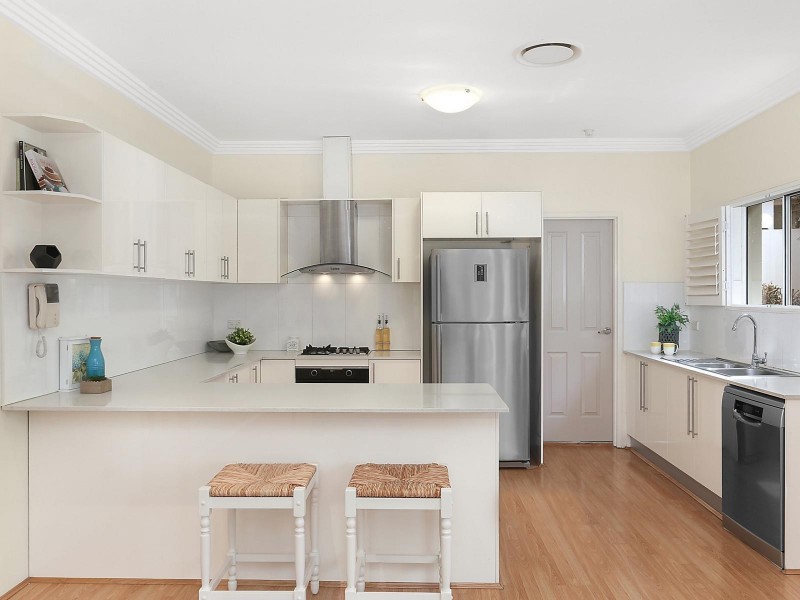 3/37 Jenner Street, Baulkham Hills NSW 2153