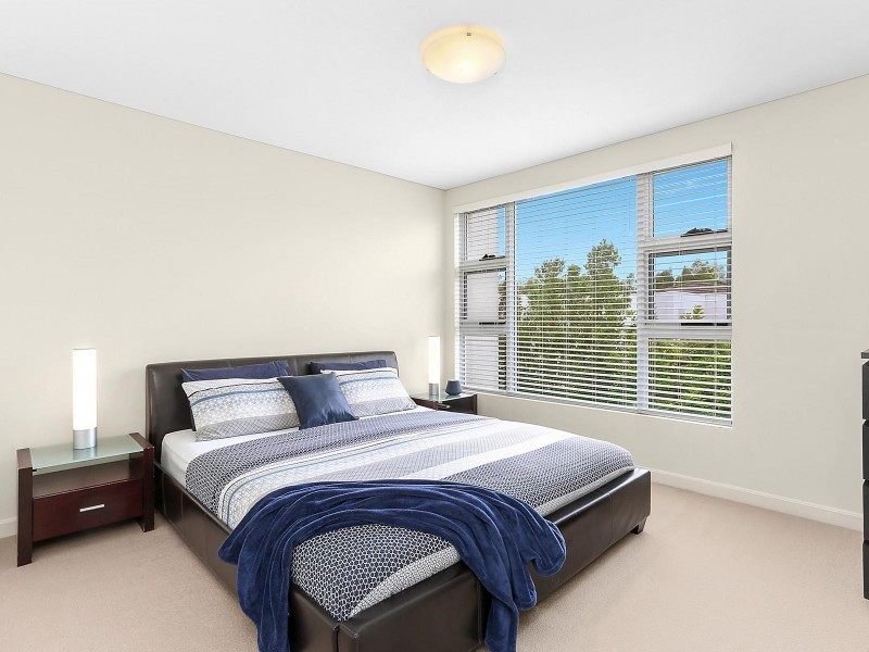 17 Waterstone Crescent, Bella Vista NSW 2153