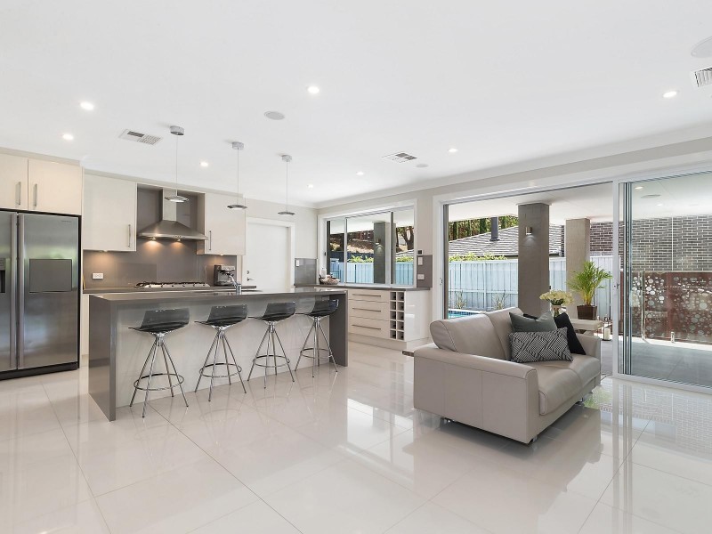 8 Springthorpe Way, Castle Hill NSW 2154