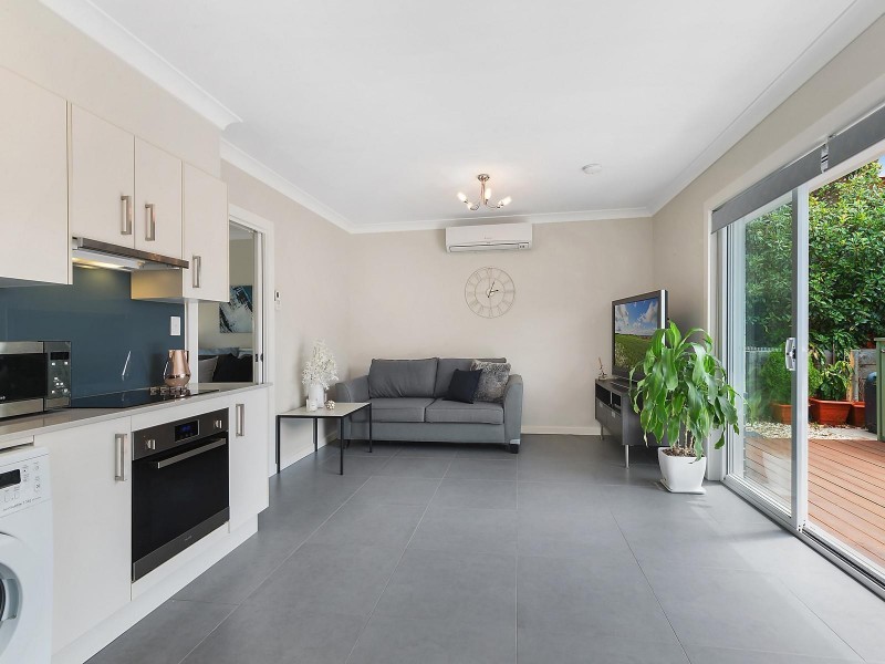 8 Springthorpe Way, Castle Hill NSW 2154
