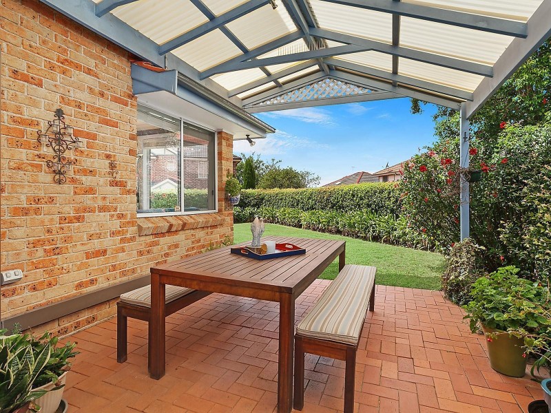 4 Angourie Court, Dural NSW 2158