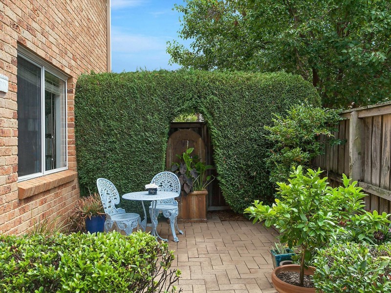 4 Angourie Court, Dural NSW 2158