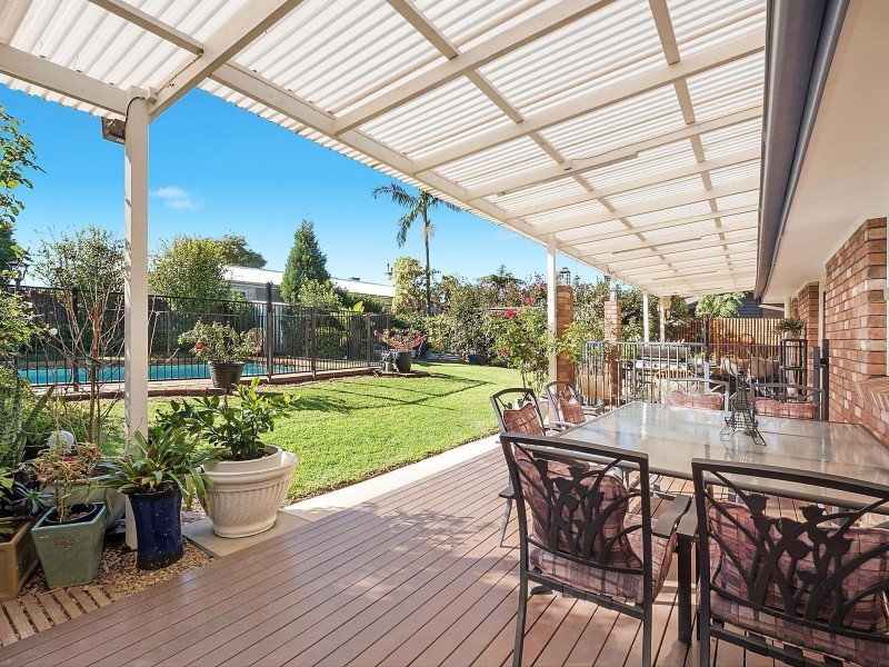 25 Lockhart Avenue, Castle Hill NSW 2154