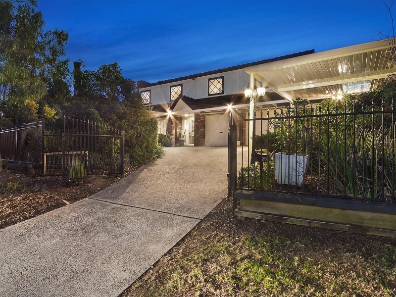 25 Lockhart Avenue, Castle Hill NSW 2154