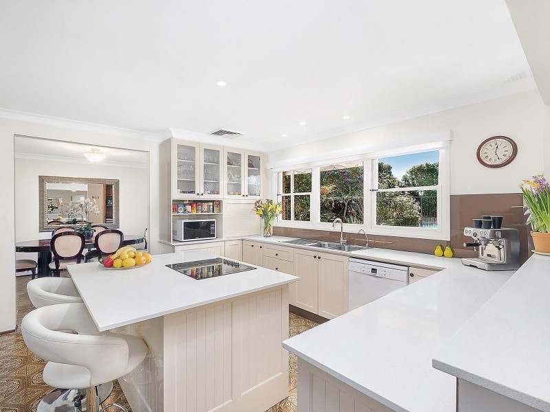 25 Lockhart Avenue, Castle Hill NSW 2154