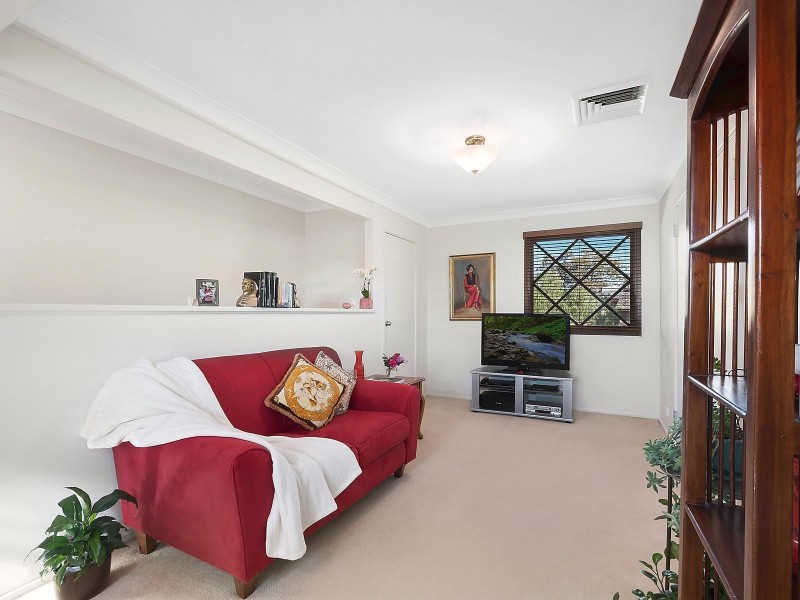 25 Lockhart Avenue, Castle Hill NSW 2154