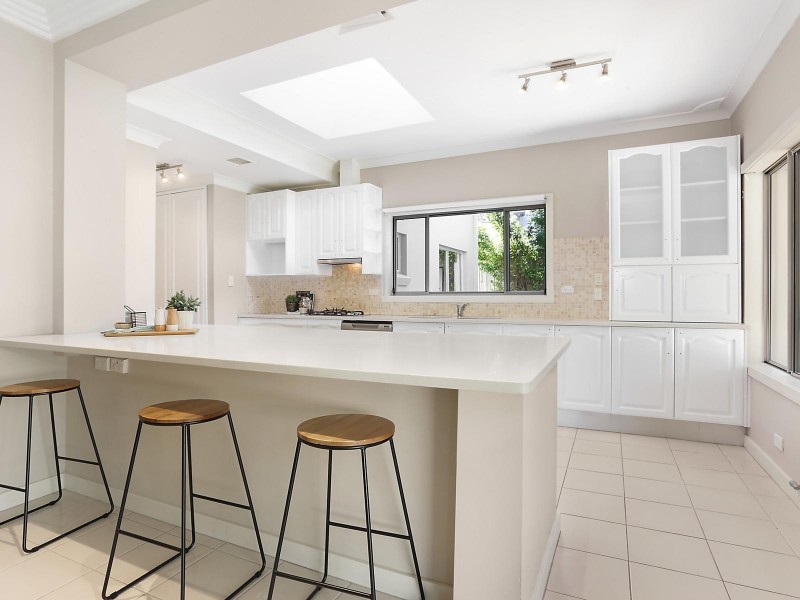 10 White Cedar Drive, Castle Hill NSW 2154