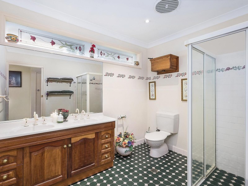 10 Roseneath Place, Baulkham Hills NSW 2153