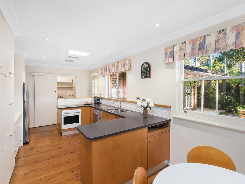 10 Roseneath Place, Baulkham Hills NSW 2153