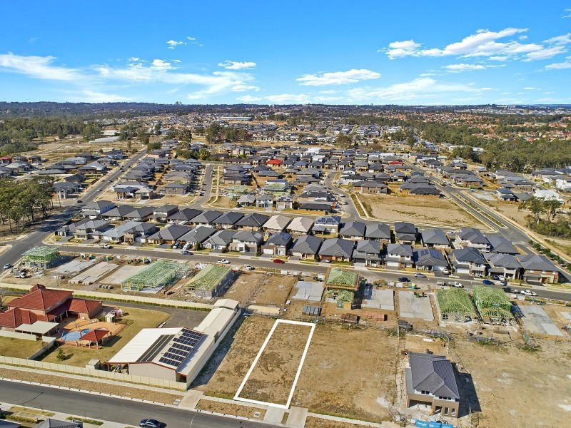 16 Mapleton Avenue, Kellyville NSW 2155