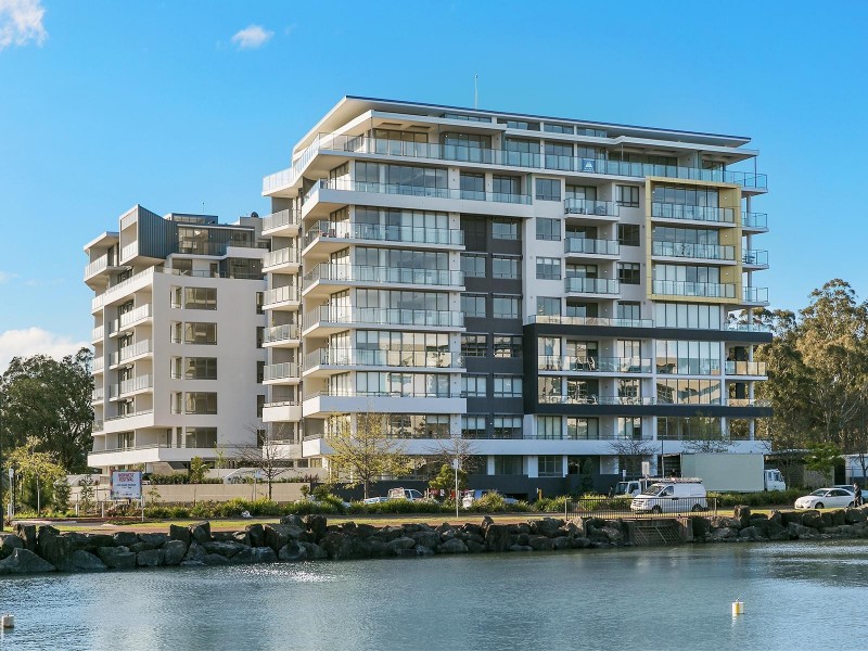 8/38 Solent Circuit, Bella Vista NSW 2153