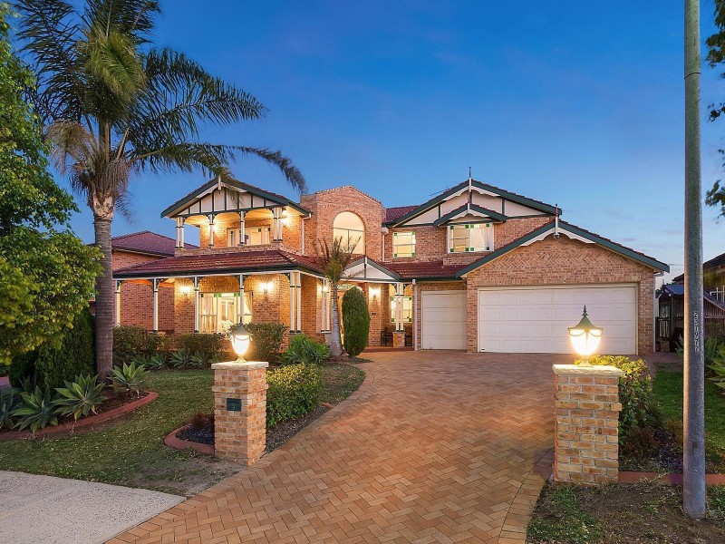 10 Beaumaris Avenue, Castle Hill NSW 2154