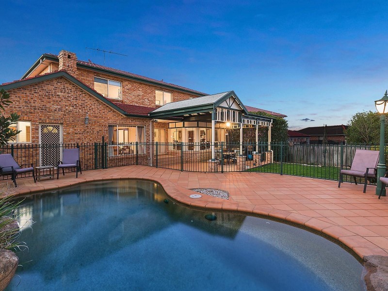 10 Beaumaris Avenue, Castle Hill NSW 2154