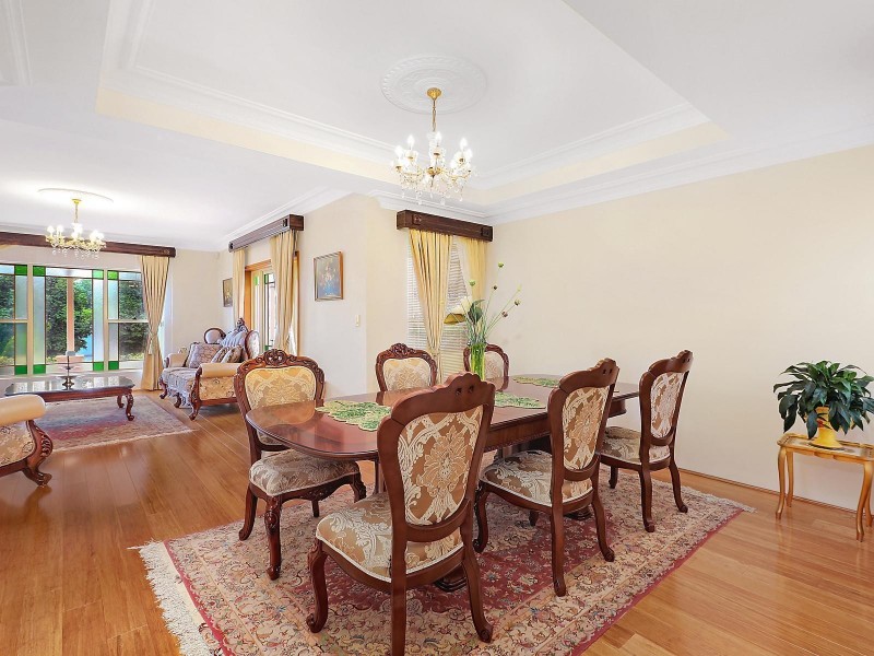 10 Beaumaris Avenue, Castle Hill NSW 2154