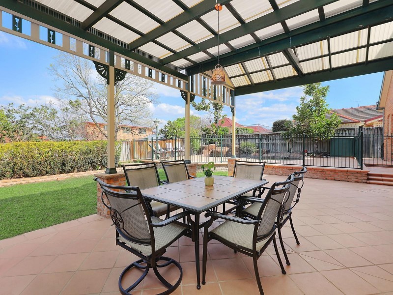 10 Beaumaris Avenue, Castle Hill NSW 2154