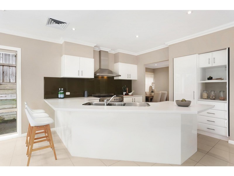 6 Oakwood Place, Kellyville NSW 2155