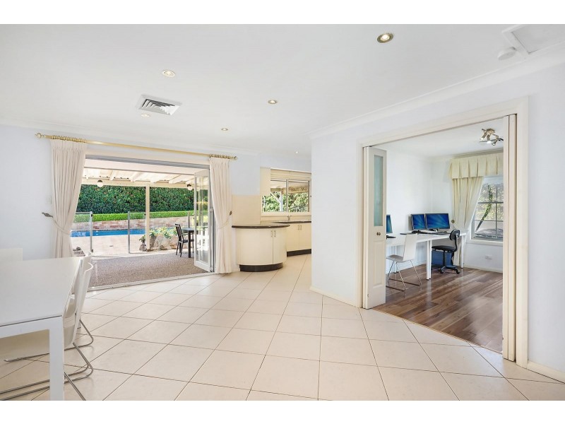 16 Cumberland Avenue, Castle Hill NSW 2154