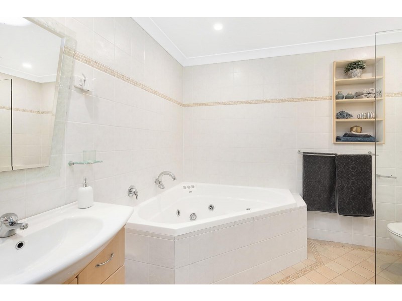 2 Derwent Place, Castle Hill NSW 2154