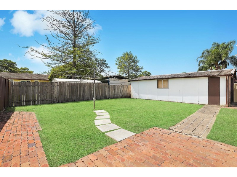 8 Saipan Avenue, Lethbridge Park NSW 2770