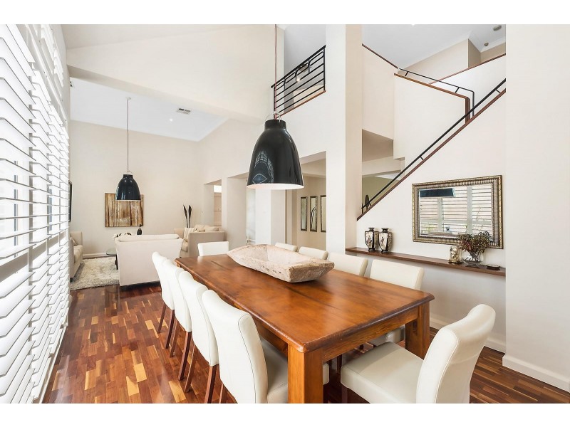 12 Queens Court, Castle Hill NSW 2154