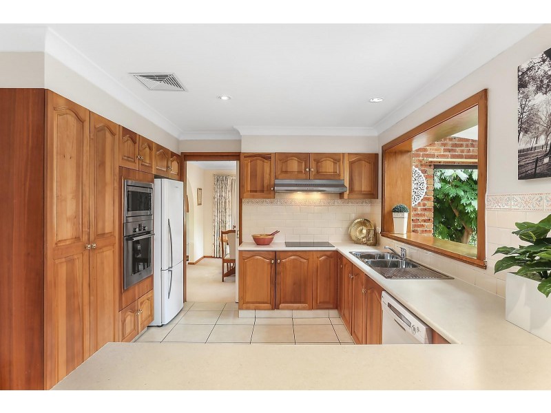 11 Galahad Crescent, Castle Hill NSW 2154