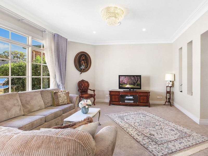 220 Ridgecrop Drive, Castle Hill NSW 2154