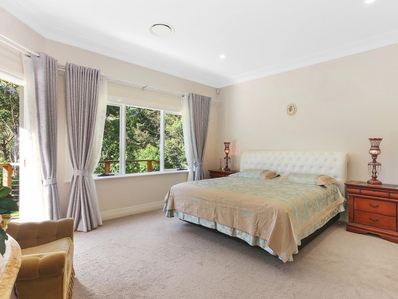 220 Ridgecrop Drive, Castle Hill NSW 2154