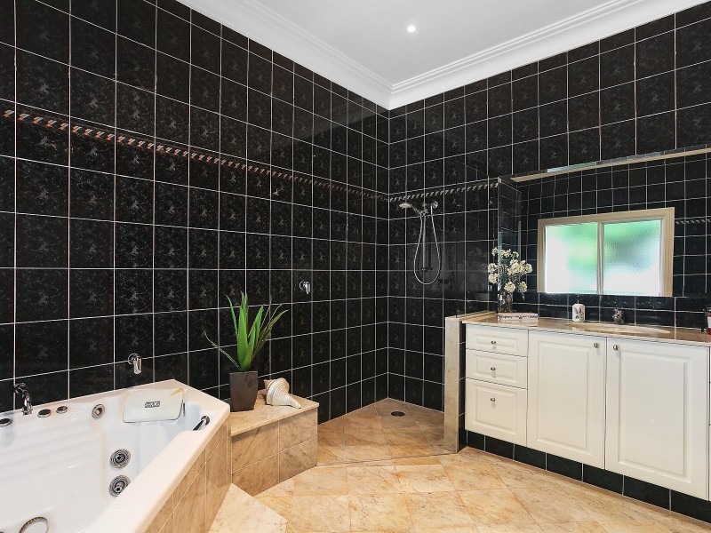 220 Ridgecrop Drive, Castle Hill NSW 2154