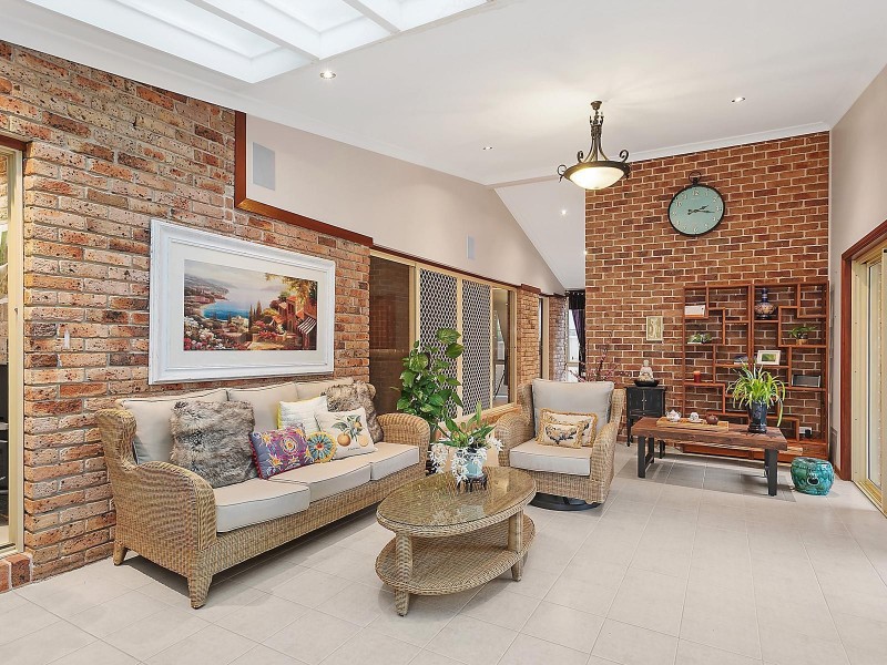 11 Pioneer Place, Castle Hill NSW 2154