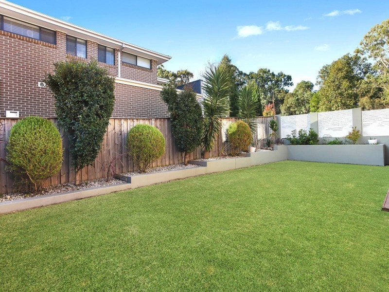 1 Falabella Street, Beaumont Hills NSW 2155