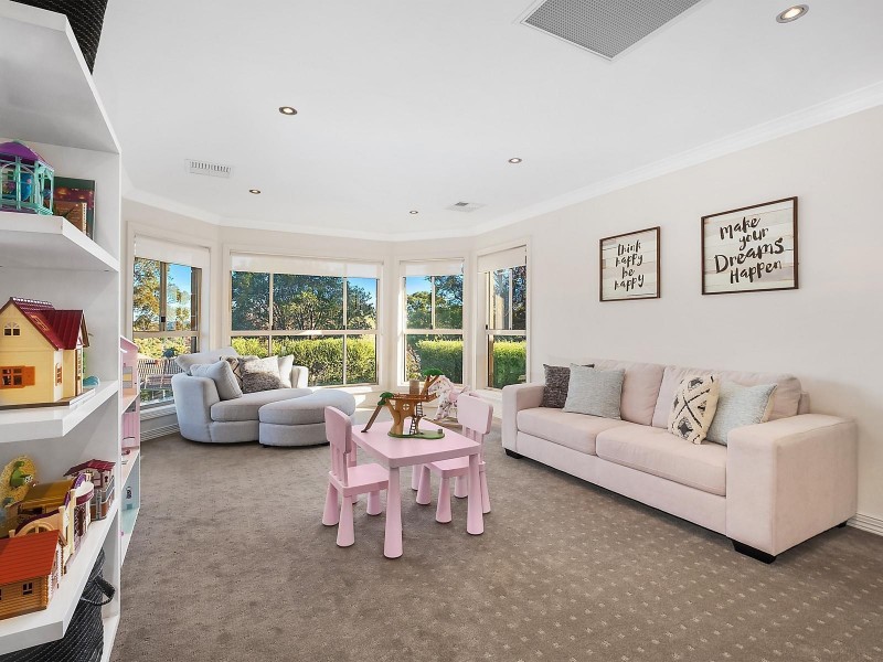 10 Dawes Avenue, Castle Hill NSW 2154