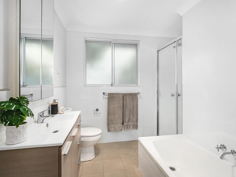 12 Briscoe Crescent, Kings Langley NSW 2147