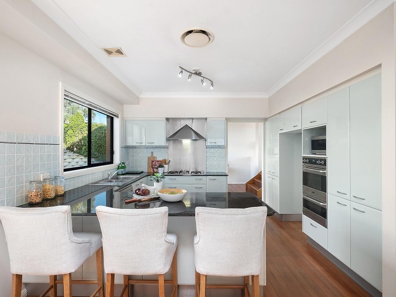 10 Iron Bark Grove, Bella Vista NSW 2153