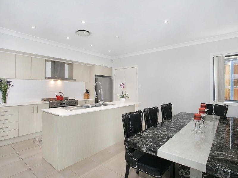 22 Fox Creek Circuit, Kellyville NSW 2155