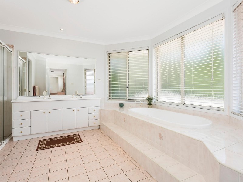 2 St Pauls Avenue, Castle Hill NSW 2154