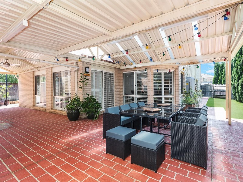 2 St Pauls Avenue, Castle Hill NSW 2154