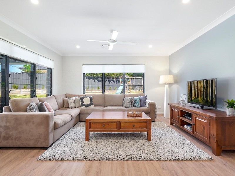 8 Honeysuckle Place, Kellyville NSW 2155