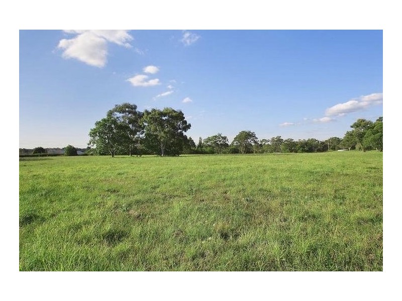 8 Fuggles Road, Kenthurst NSW 2156